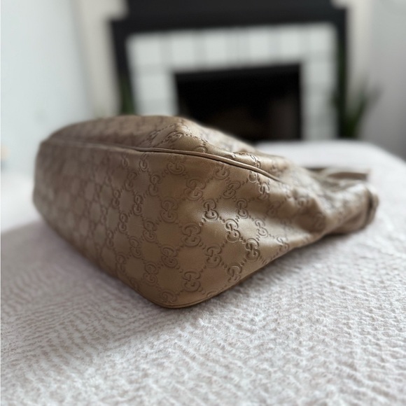 Authentic Gucci Sukey Medium Leather Tote Bag Gold Hardware - Picture 6 of 16